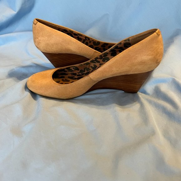 Jessica Simpson Wedge Pumps - Picture 3 of 5